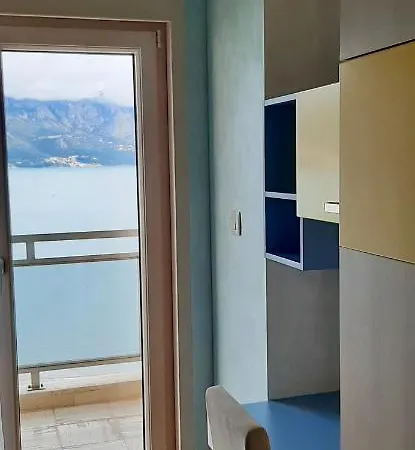 Panoramic Sea View 3-bedroom 50 M From The Sea *