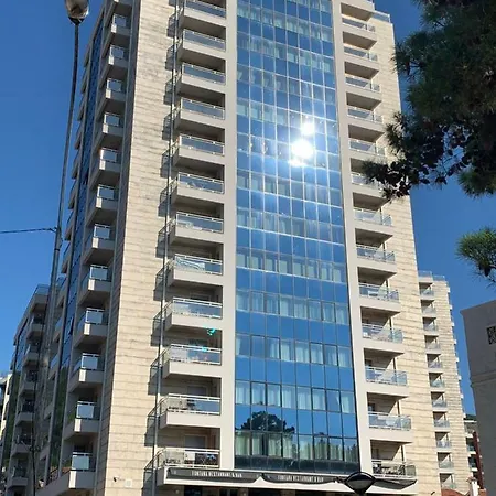 Panoramic Sea View 3-bedroom 50 M From The Sea