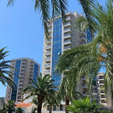 Panoramic Sea View 3-bedroom 50 M From The Sea