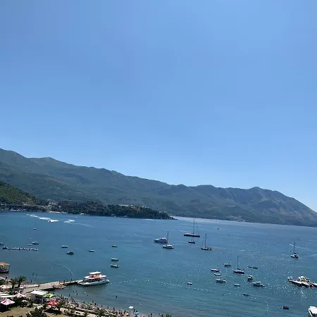 Panoramic Sea View 3-bedroom 50 M From The Sea Apartamento Budva